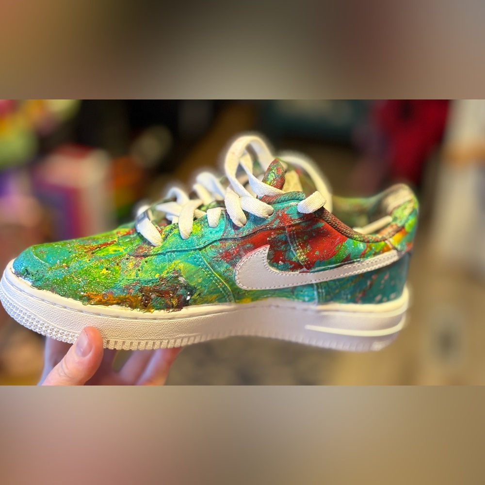 I hydro dipped Air Force 1’s Nikes size 5.5 youth they are new